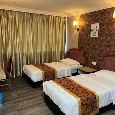 Hotel Ching Hua Сегамат Екстериор снимка