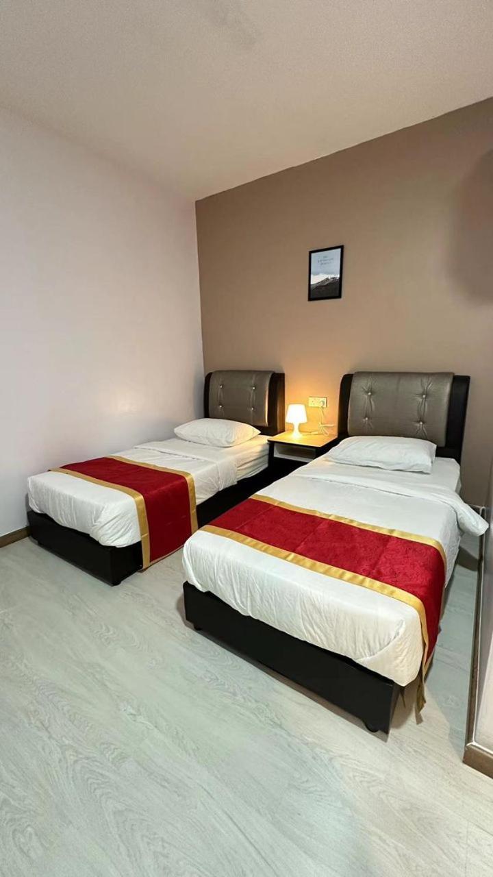 Hotel Ching Hua Сегамат Екстериор снимка