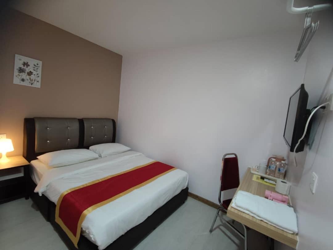 Hotel Ching Hua Сегамат Екстериор снимка
